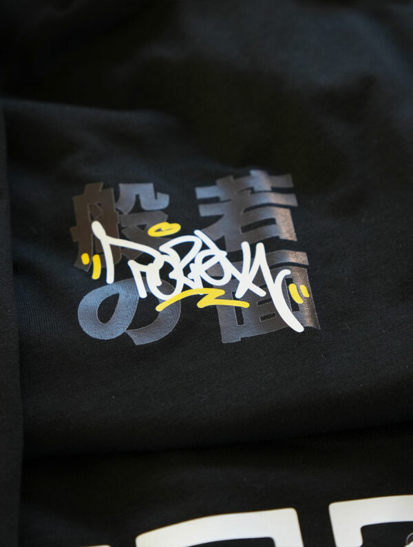 tshirt-pozek-graffiti